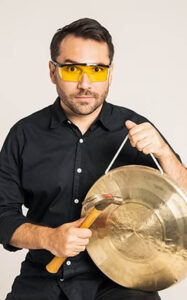 Foto do músico e diretor artístico, Rubén Zúñiga